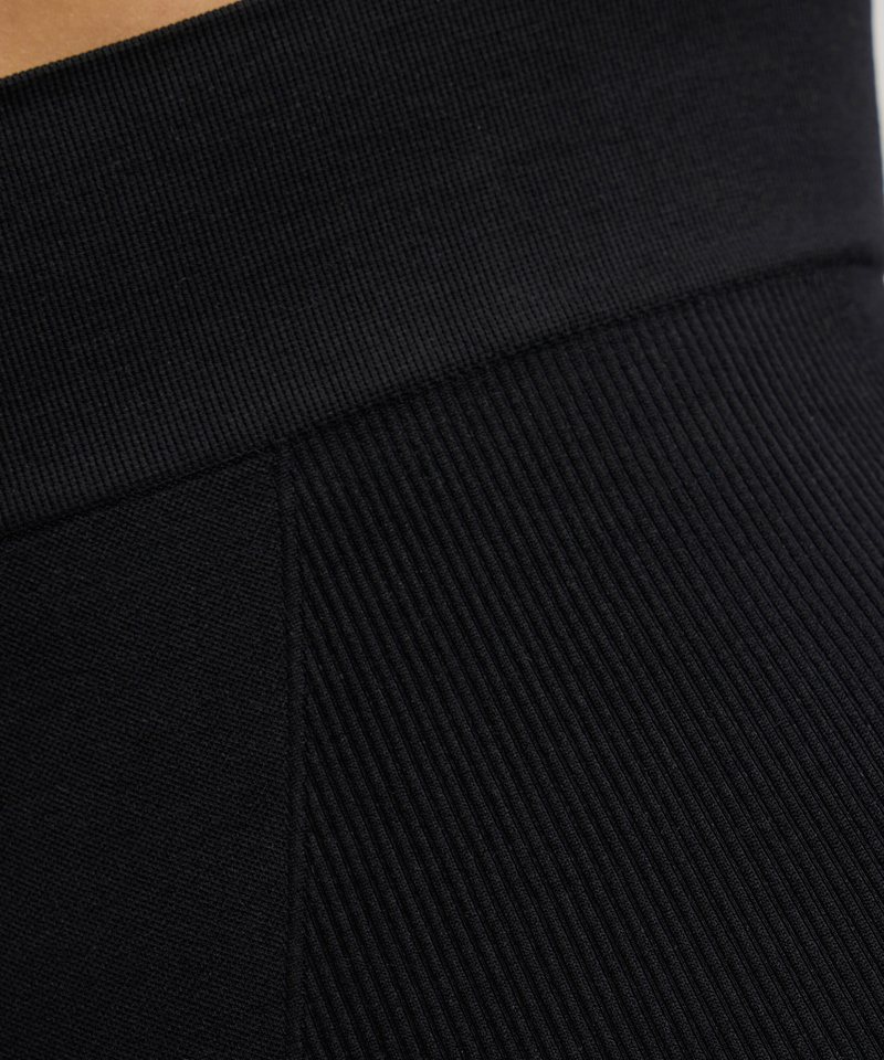FALKE Funktionsunterhose FALKE Slip Smart Support Damen (1-St., 1) Sanft formende Zonen von der Hüfte bis zur Brust Bild 2
