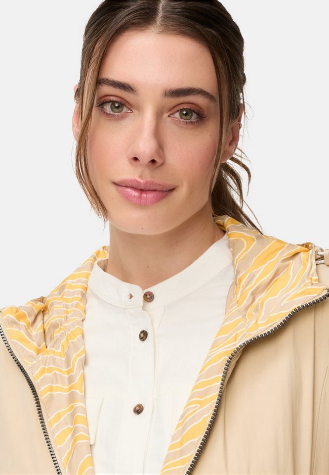 camel active Outdoorjacke mit Allover-Print und unifarbener Seite Langarm Bild 2