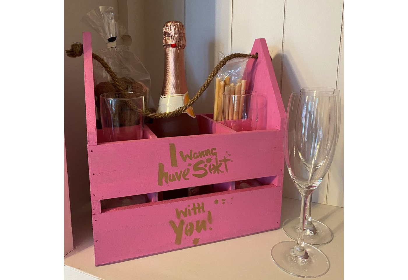 UNUS HOME Flaschenkorb Flaschenträger I wanna have sekt with you, für 4 Flaschen und Snacks für den Mädelsabend oder zum Veschenken Bild 2