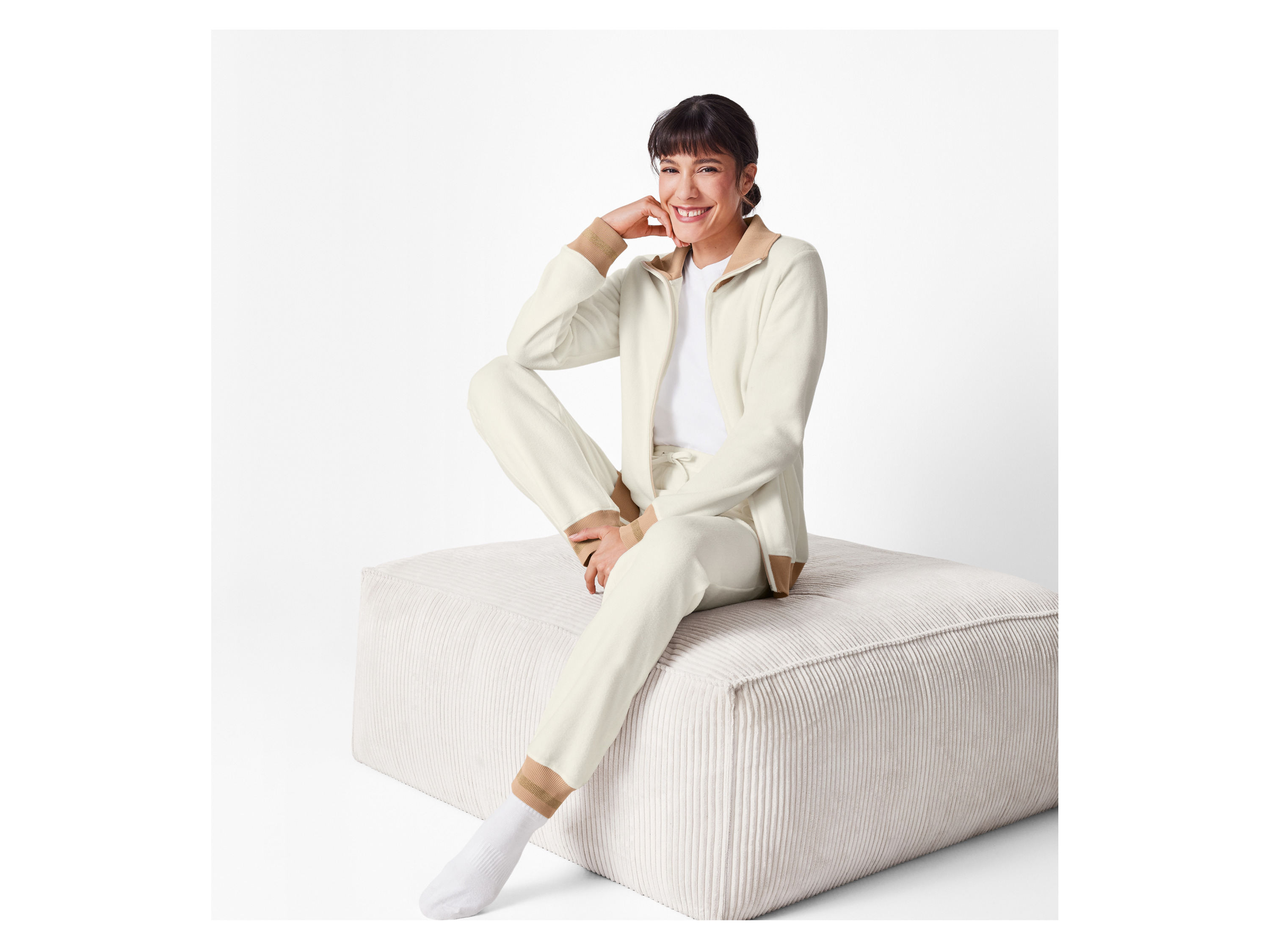 ESMARA® Damen Fleece-Wellnessanzug, Fleece-Wellnessanzug (weiß, L(44/46)) Bild 4