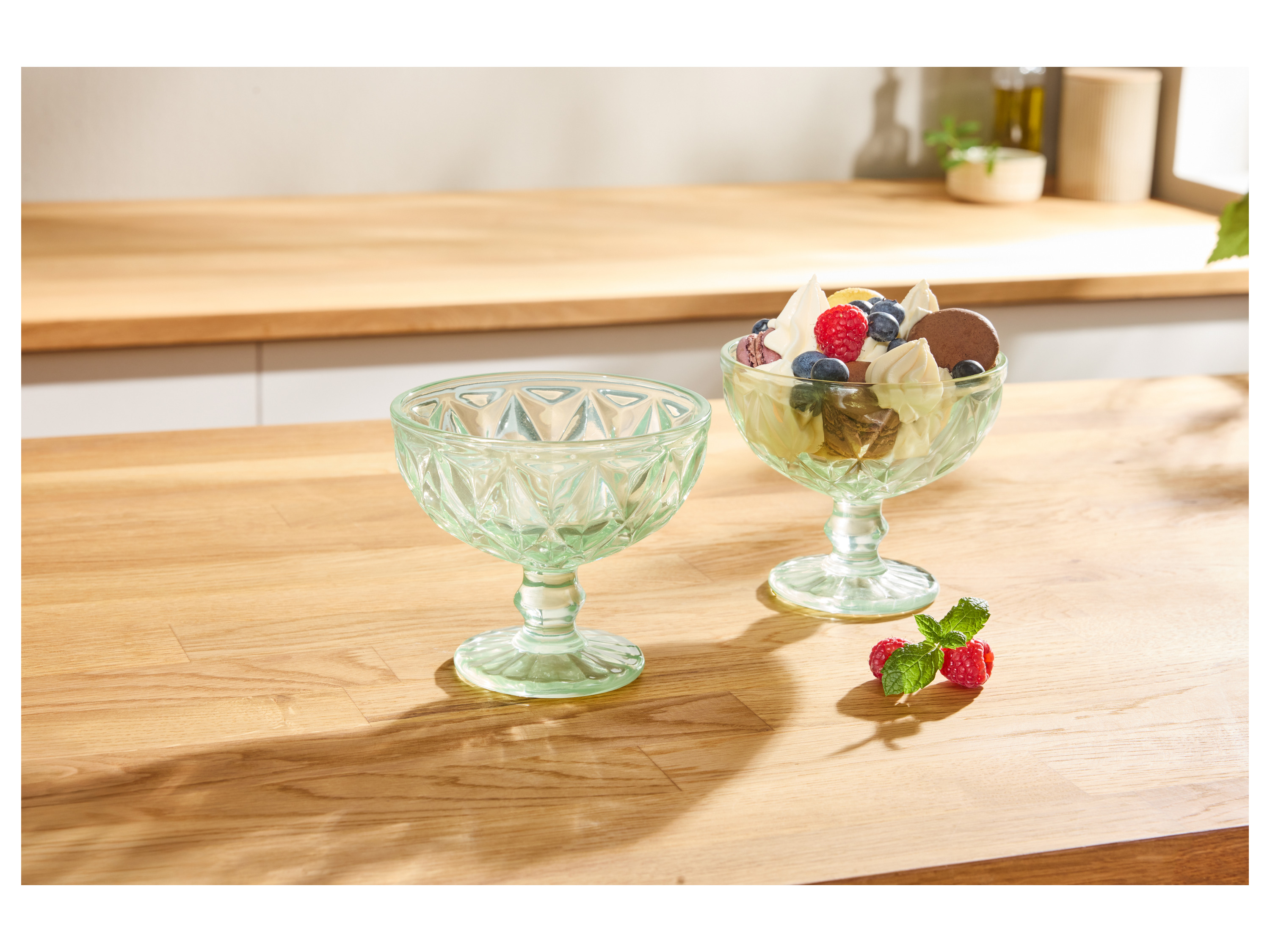 SILVERCREST® Glas-Eisbecher-Set / Glas-Eisschalen-Set (Eisbecher mit Fuß/mint)