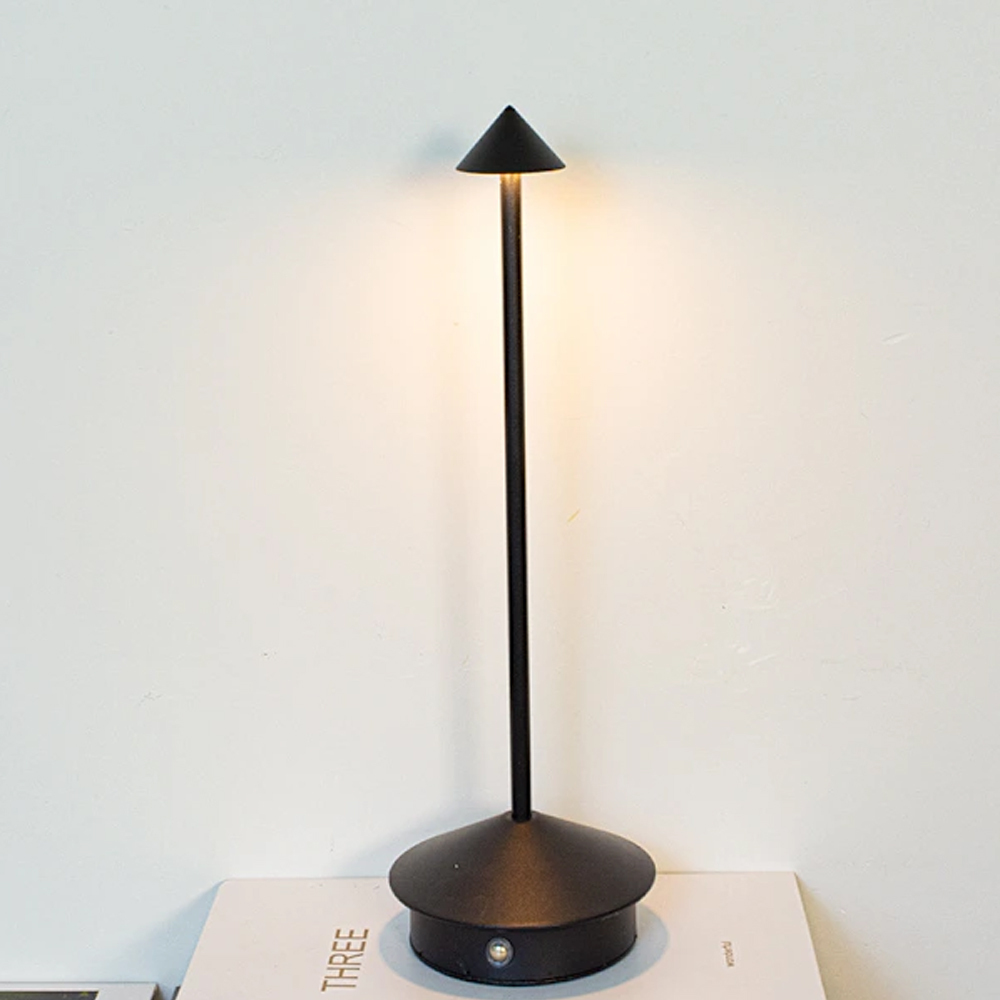 Verstellbare Led-schreibtischlampe, Schutzart Ip54, Für Den Innen- Und Außenbereich Geeignet, Mit Stecker, 29 Cm Hoch, Schwarz