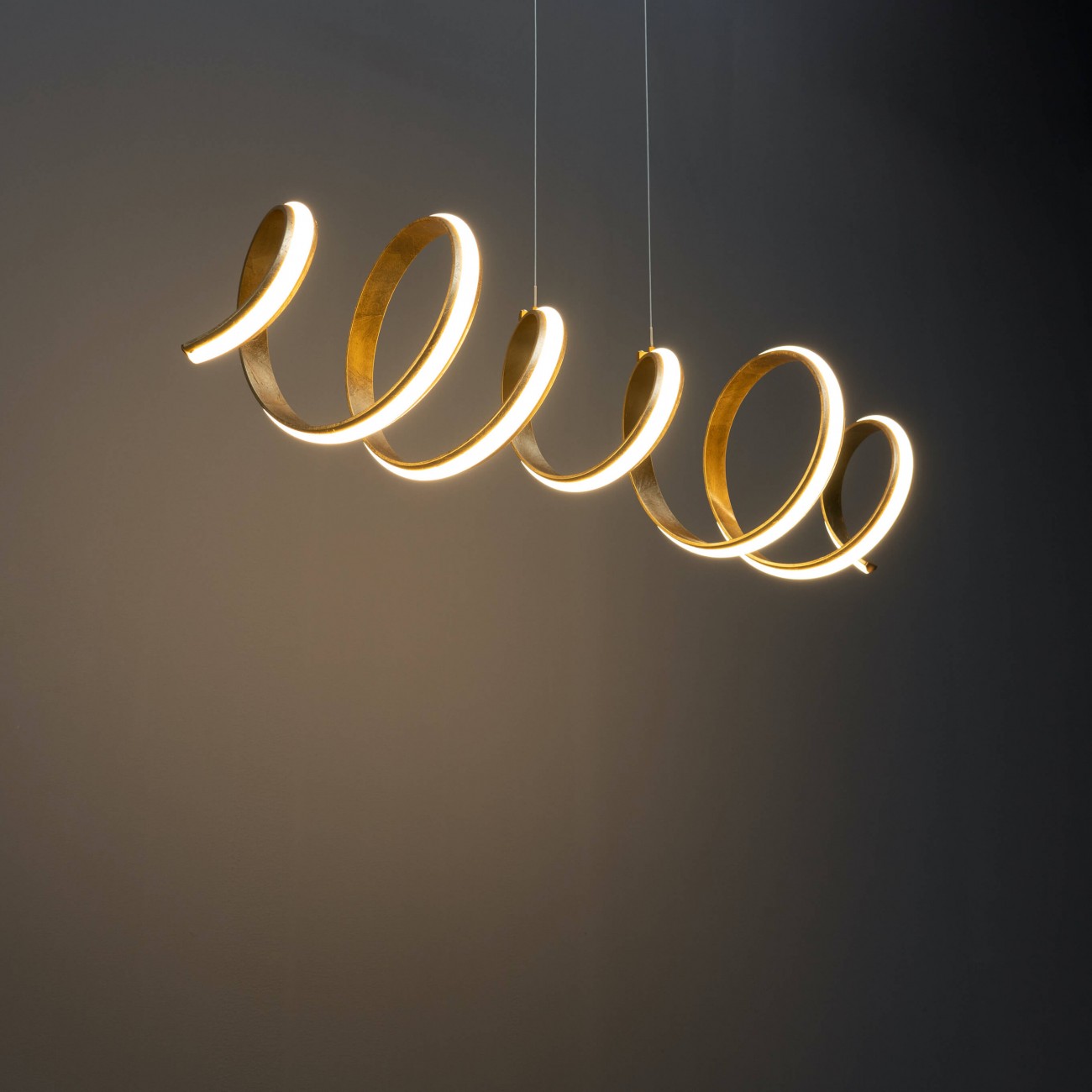 Goldene Verdrehte Led Pendelleuchte - Millenium