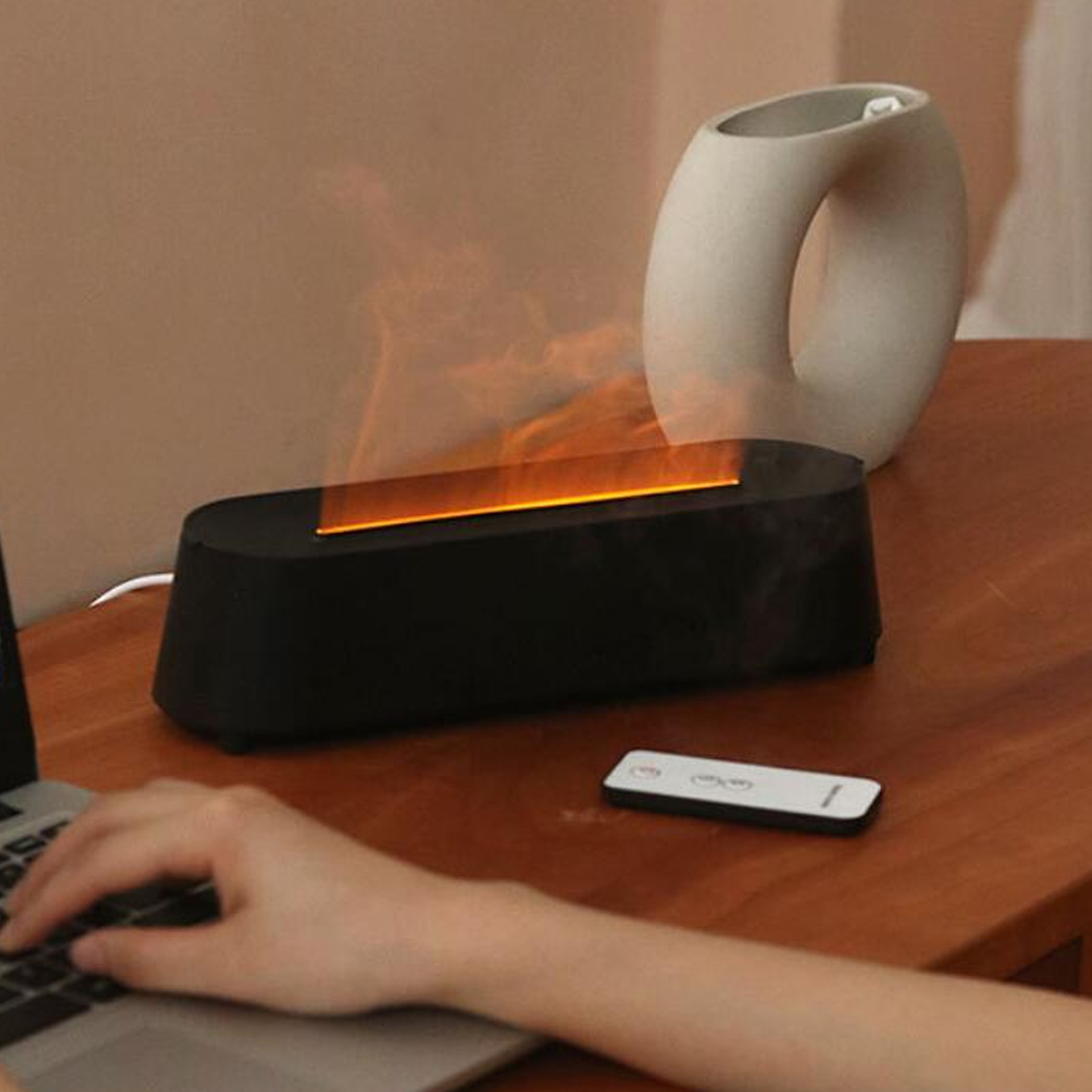 Duftdiffusor Mit 7 Farben, Flammenmuster, Automatischer Abschaltfunktion, 200 Ml Fassungsvermögen, Usb-anschluss, Gehäuse Aus Abs/pp, Luftbefeuchtung Und Duftverteilung
