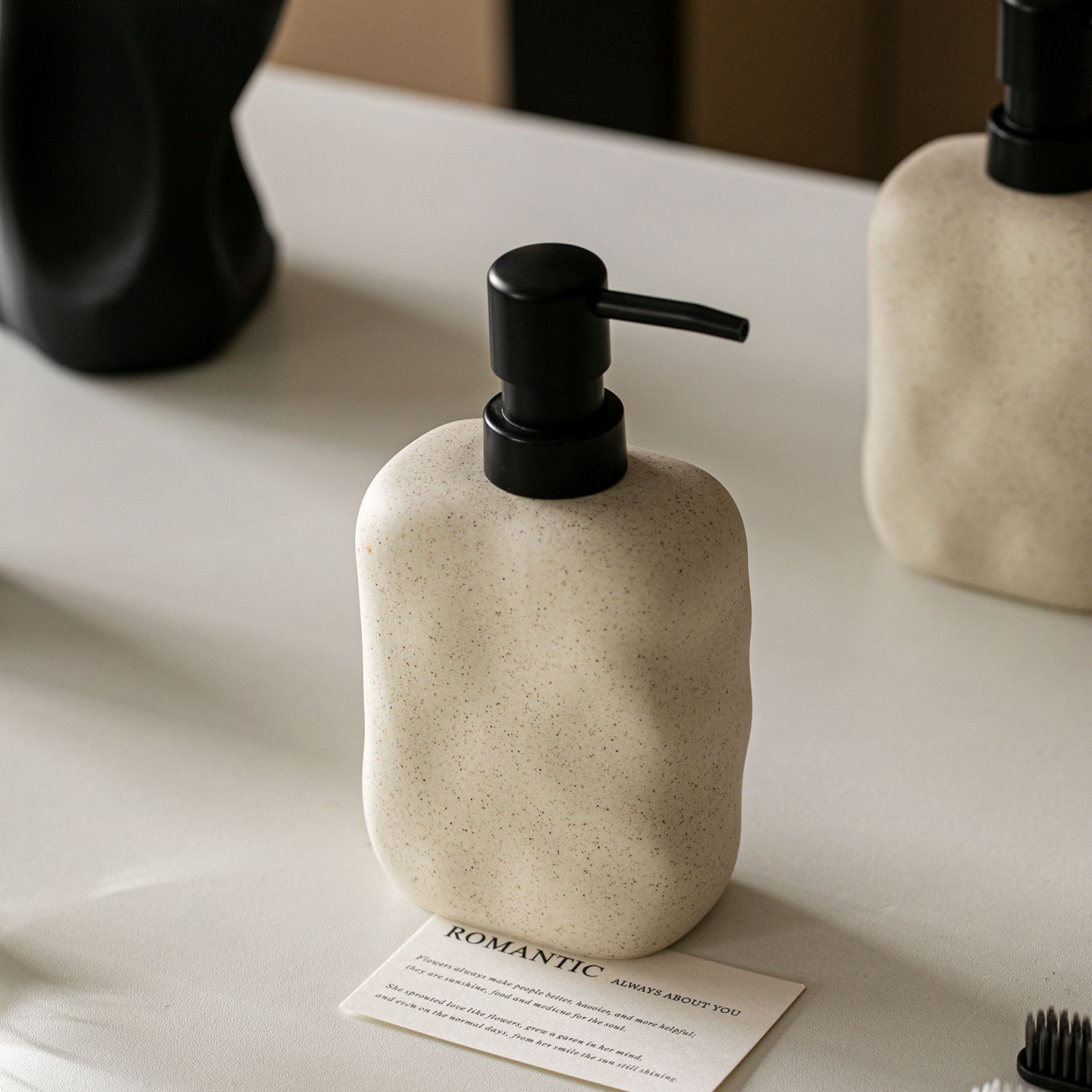 Keramik-spenderflaschen Im Wabi-sabi-stil, Schlichte Und Elegante Japanische Badezimmerflaschen, Geeignet Für Handseife Oder Shampoo. – Aquaforge