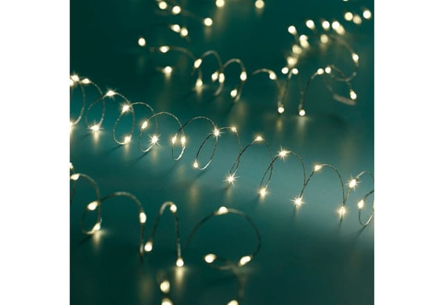 Led Draht Lichterkette 5 M - 100 Led / Warmweiß - Deko Beleuchtung Für Außen Mit 8 Funktionen - Batterie Betrieben Auf Silberdraht