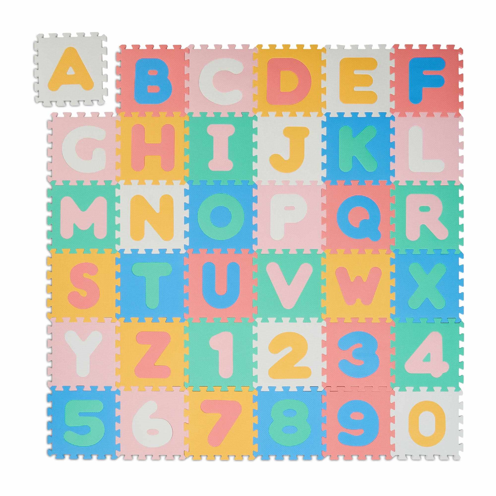 Bunte Puzzlematte Mit Abc Und Zahlen 202104228