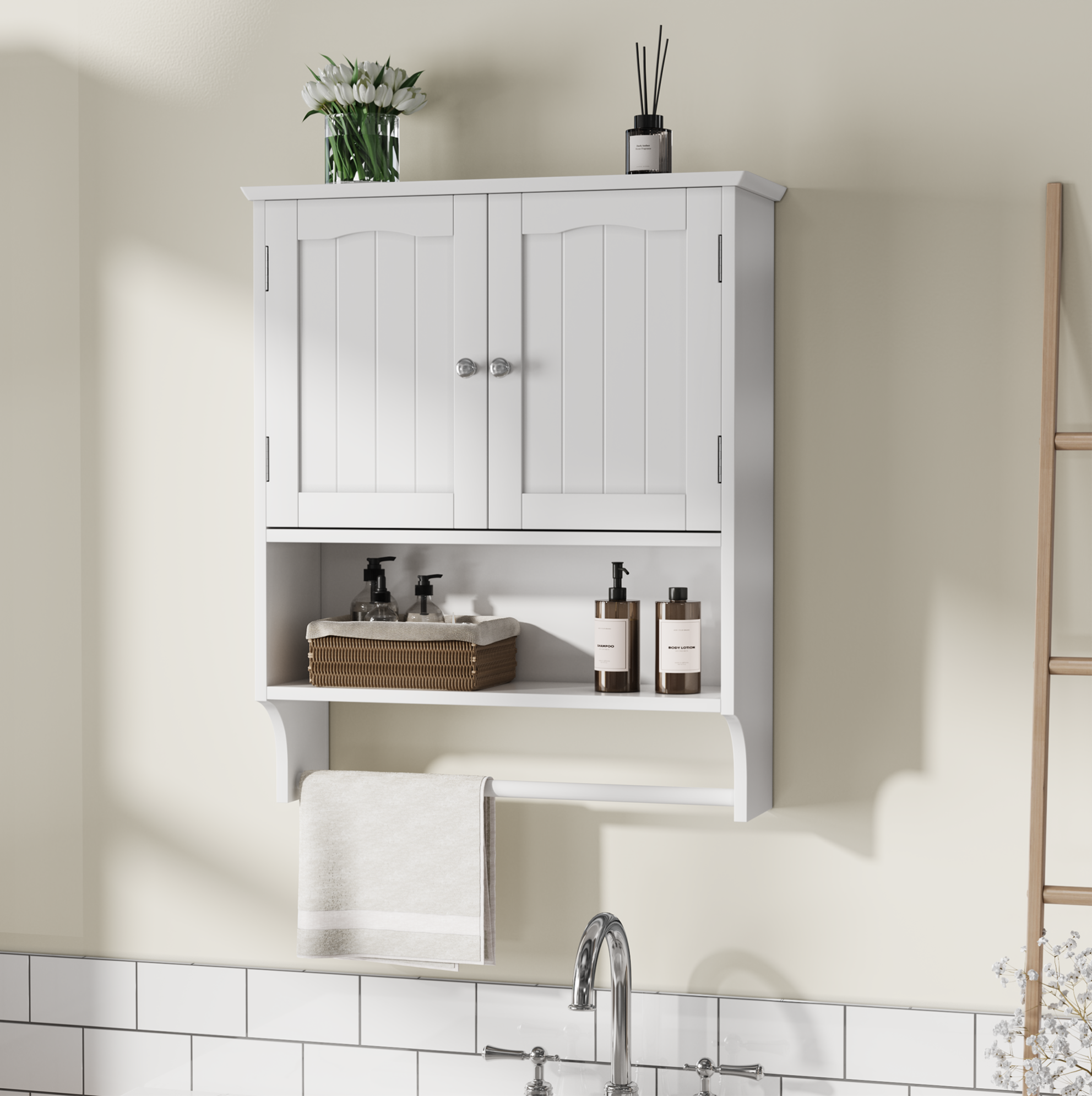Badezimmer-wandschrank Mdf Weiß 56,8 Cm Mit Verstellbaren Einlegeböden, Offenem Fach Und Handtuchhalter