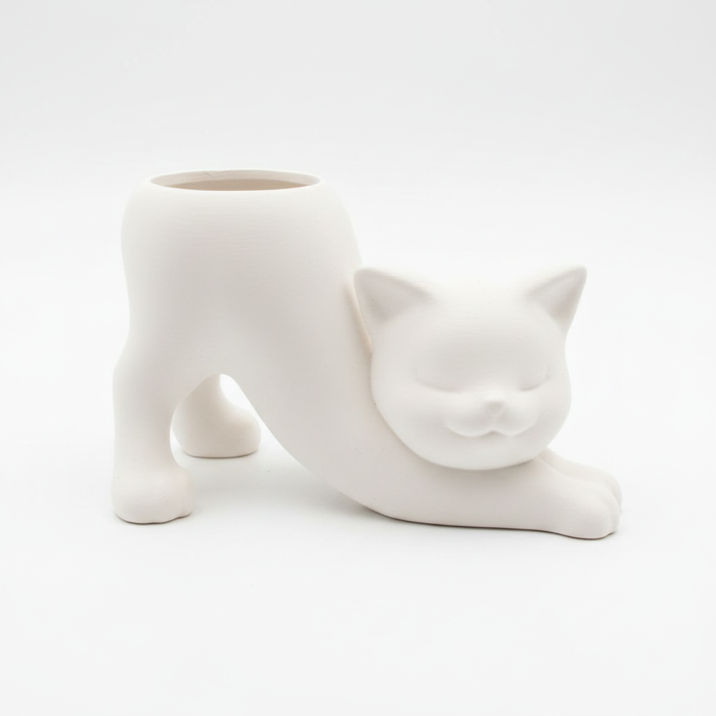 Ein Weißer Blumentopf In Form Einer Sich Streckenden Katze Für Sukkulenten Und Kakteen.