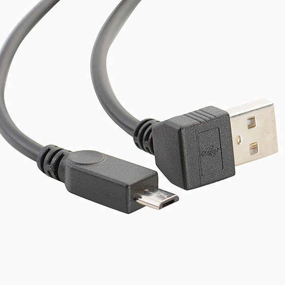Gebogener Usb-zu-micro-usb-adapter Nach Unten Zum Schnellladen Von Mobiltelefonen, Powerbanks Und Android-tablets/geräten.