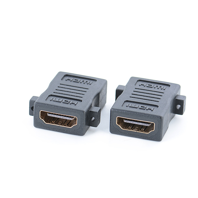 Hochauflösendes, Vergoldetes Hdmi-panel Mit Schraublöchern Zur Befestigung Eines Standard-buchse-zu-buchse-adapters.