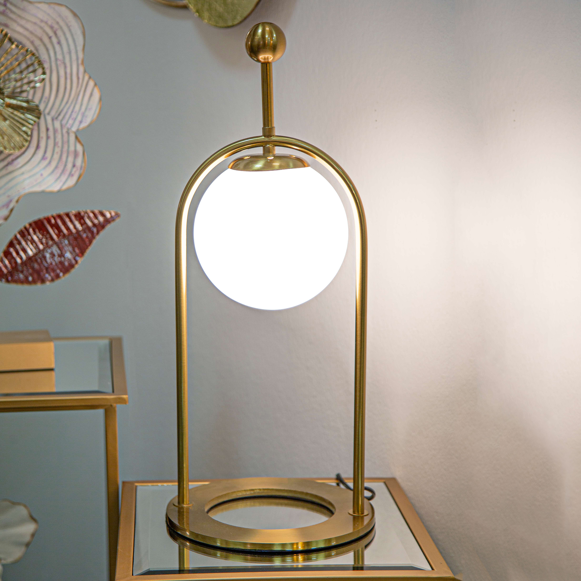 Tischlampe Andong, 1 Benötigte Glühbirne, Fassung E14, Manuelles Schalten, Mattes Weiß