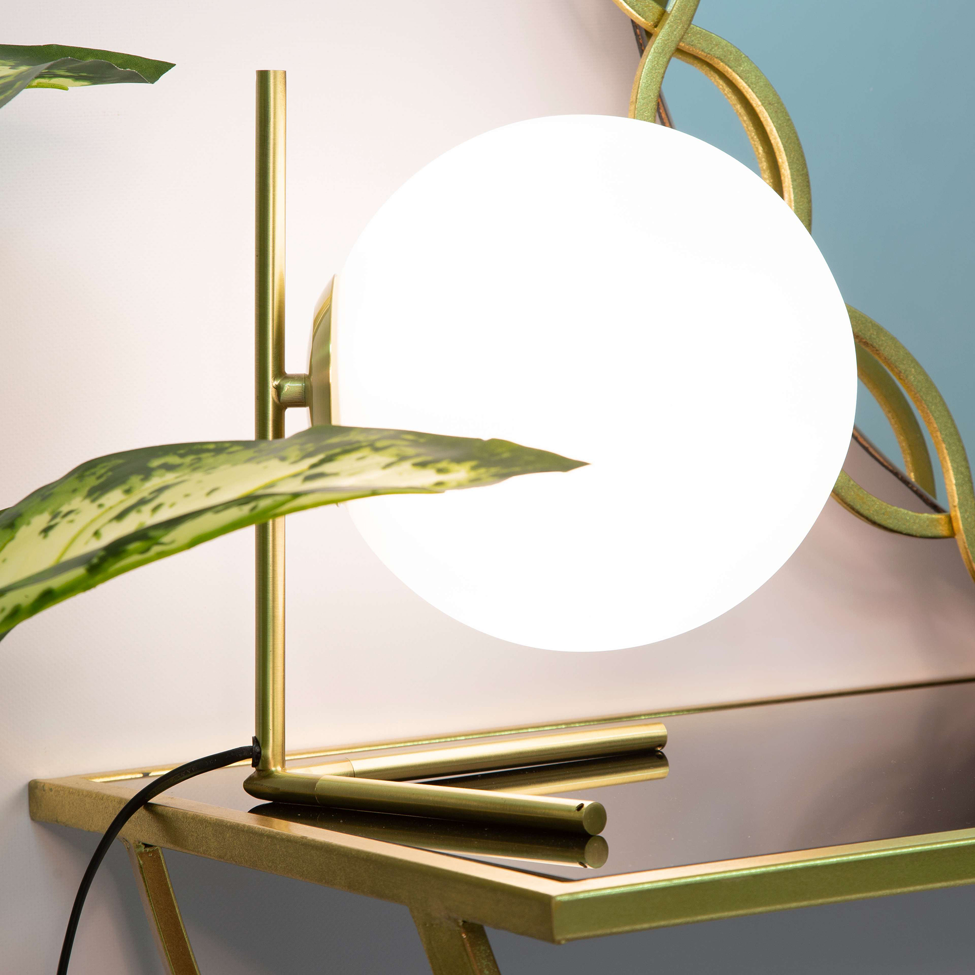Paraty Tischlampe, Benötigt 1 Glühbirne, Fassung E14, Manueller Schalter, Mattweiß