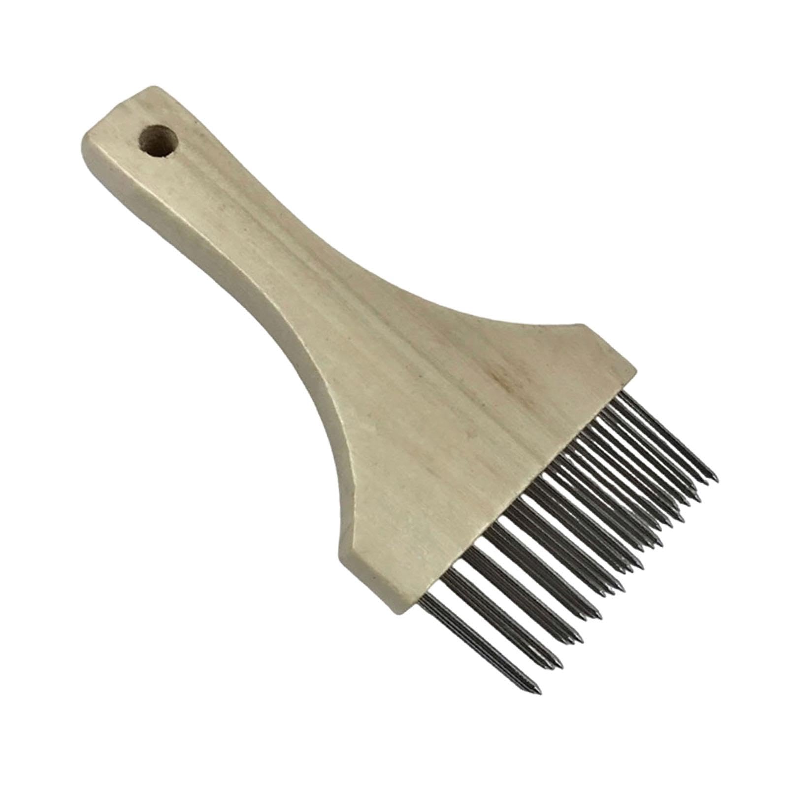 Fleischzartmacher, Kompaktes Handgerät Mit Edelstahlnadeln Und Holzgriff, Weiß.