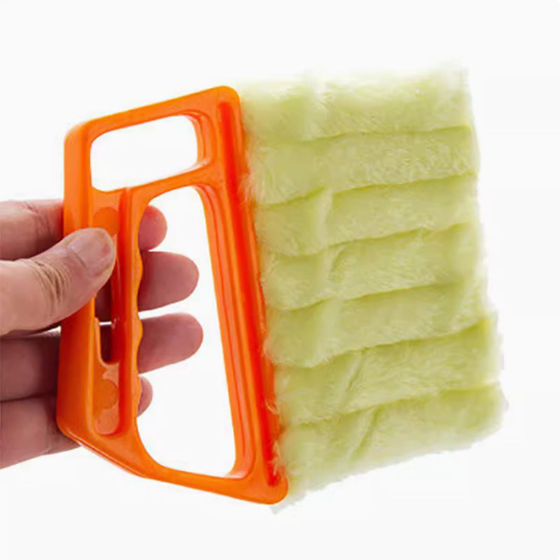 Reinigungsbürste: Geeignet Für Nass- Und Trockenreinigung, Mit Ergonomischem Griff Und Inklusive Schwamm.
