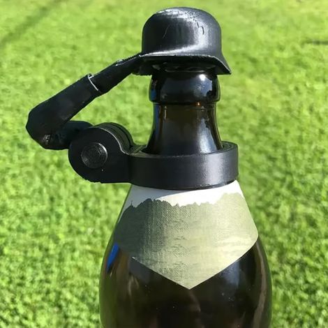 Set Mit 3 Neuen Soldier Salute Bierflaschenverschlüssen In Form Von Helmen.