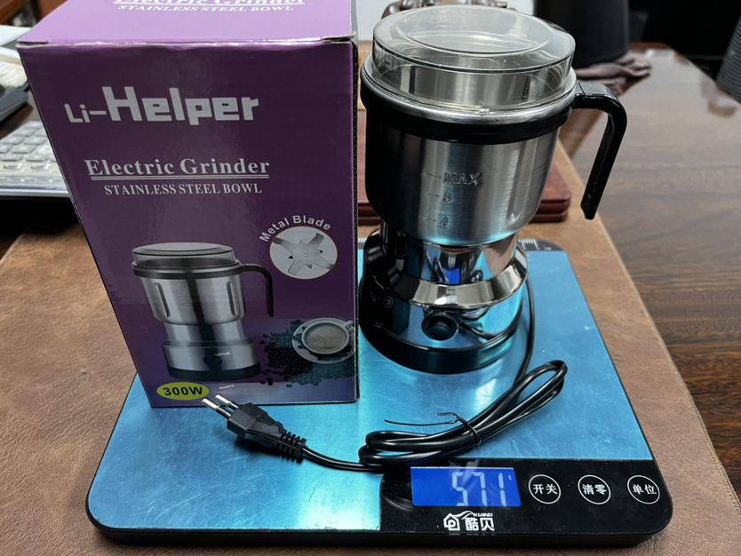 Elektrischer Zerkleinerer, 8 Edelstahlklingen, 200 W Leistung, 500 Ml Fassungsvermögen, Ideal Für Nüsse, Getreide Usw.