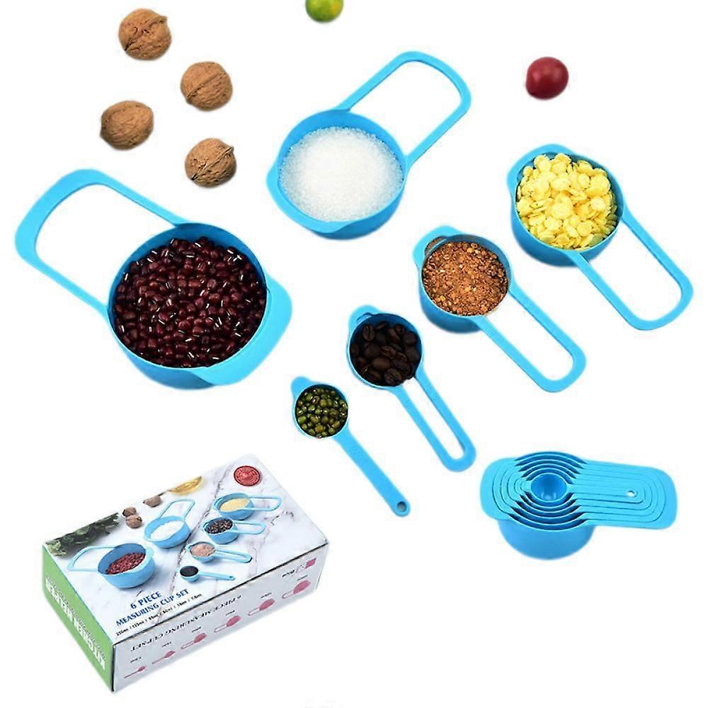 Set Aus 6 Küchenmessbechern Und -löffeln, Backutensilien Aus Kunststoff, Zum Abmessen Von Mehl Und Flüssigkeiten.