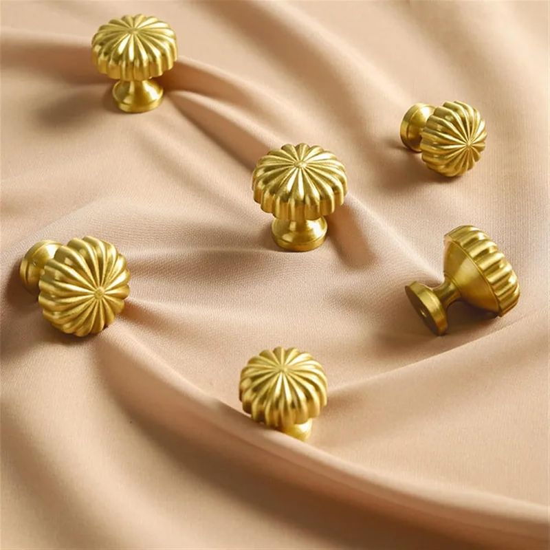 Set Aus 6 Runden Möbelgriffen Aus Goldfarbenem Messing, Ideal Für Schränke, Schubladen, Kleiderschränke, Kommoden Und Türen.