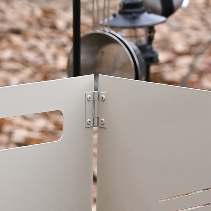 Tragbarer, Hitzebeständiger, Dreiseitiger, Faltbarer Camping-windschutz Aus Kohlenstoffstahl Mit Ergonomischem Design, Weiß.