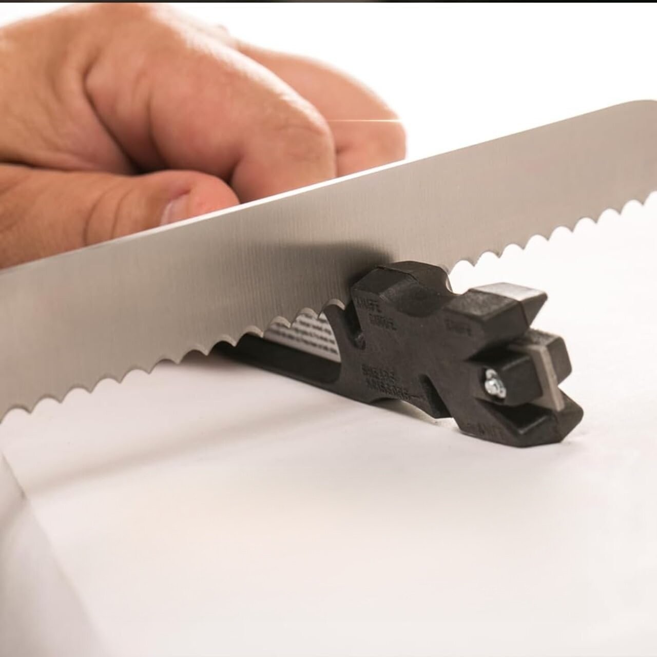 Produktneuheit: 4-in-1 Messerschärfer – Ein Originelles Geschenk Im 4-in-1-design.