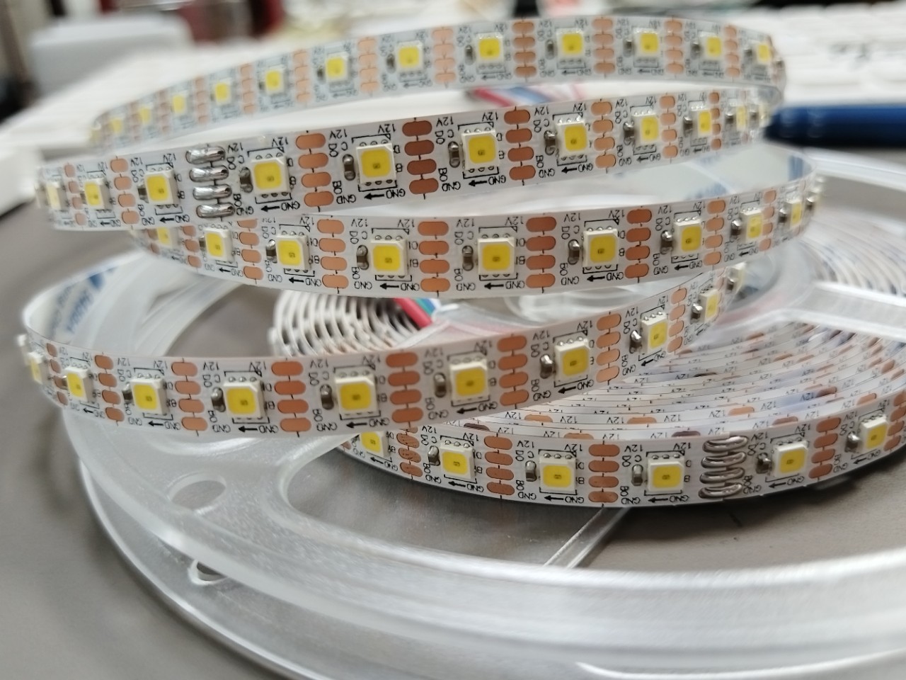 Ws2814 12v-übertragungswiederaufnahme 3535 96 Led-integrierter Schaltkreis 8mm Programmierbarer Monochromer Lichtstreifen