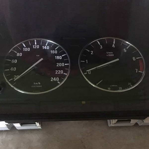 Vier Galvanisierte Chromsilber-zierringe Für Die Instrumententafel Der Bmw E32/e34 Modelle