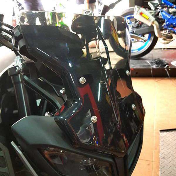 Schwarze Windschutzscheibenverkleidung Für Yamaha Mt-09 Modelle Der Baujahre 2017-2019.