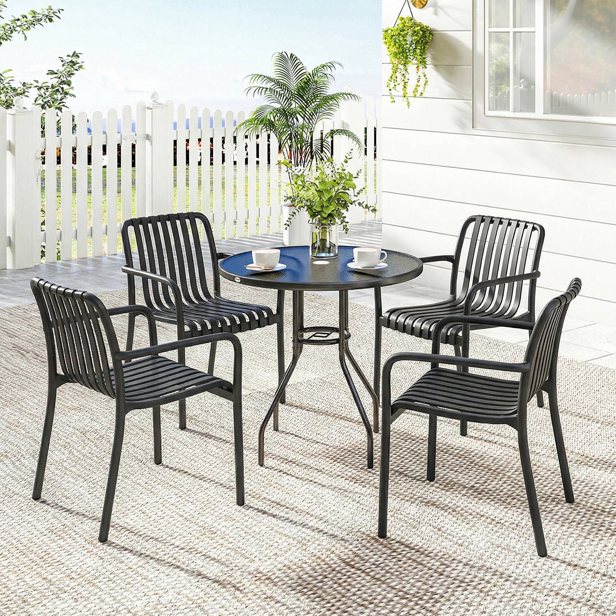 Set Aus 4 Stapelbaren Terrassenstühlen, Essstühle Für Den Außenbereich Mit Geschwungener Rückenlehne, Lattengestell Und Armlehnen