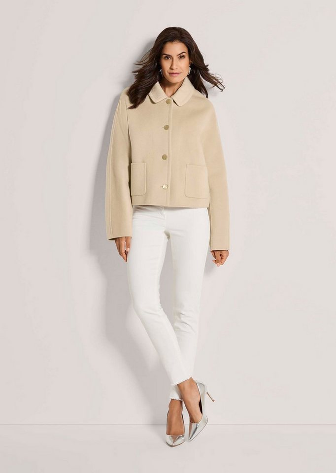 MADELEINE Outdoorjacke Kurzjacke mit goldenen Knöpfen Wolljacke mit Hemdkragen, aufgesetzten Taschen und Langarm Bild 2