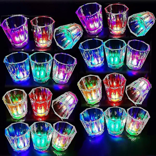 Ein Set Aus 24 Likörgläsern Mit Led-beleuchtung Sorgt Für Endlosen Spaß Auf Jeder Party.