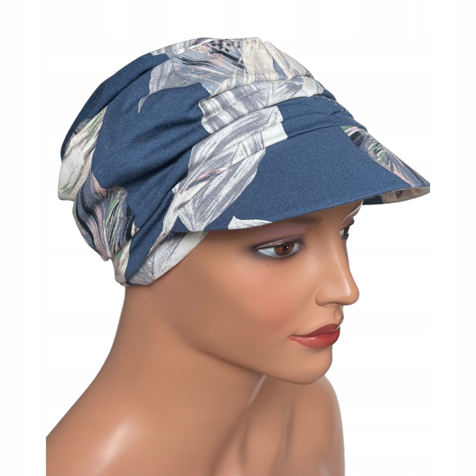 Modischer Marika-turban Mit Schirm, 259 Damen-mütze Aus Geknitterter Viskose.