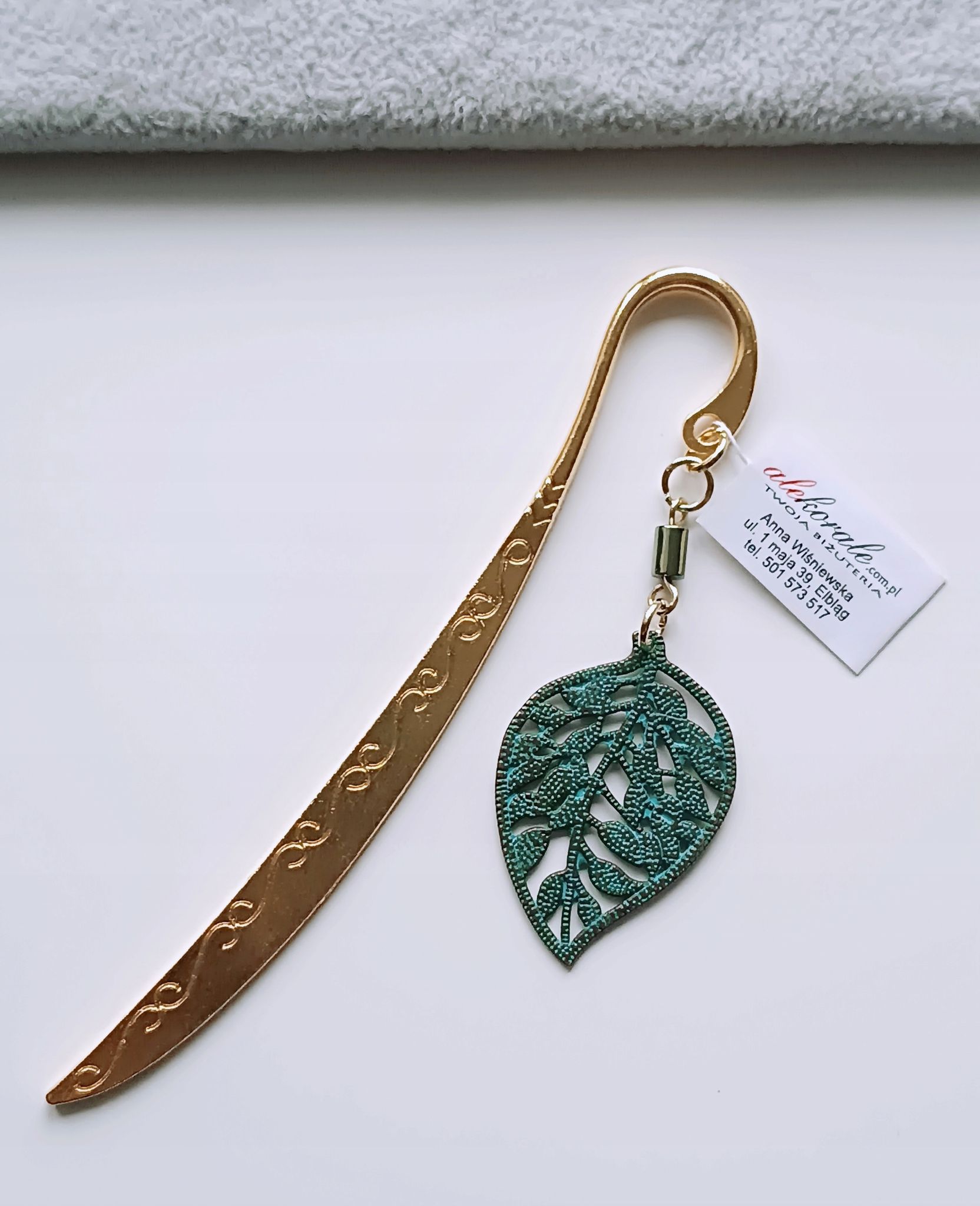 Großes Antikes Goldenes Lesezeichen Mit Grünem Blatt Und Hämatit Als Geschenk