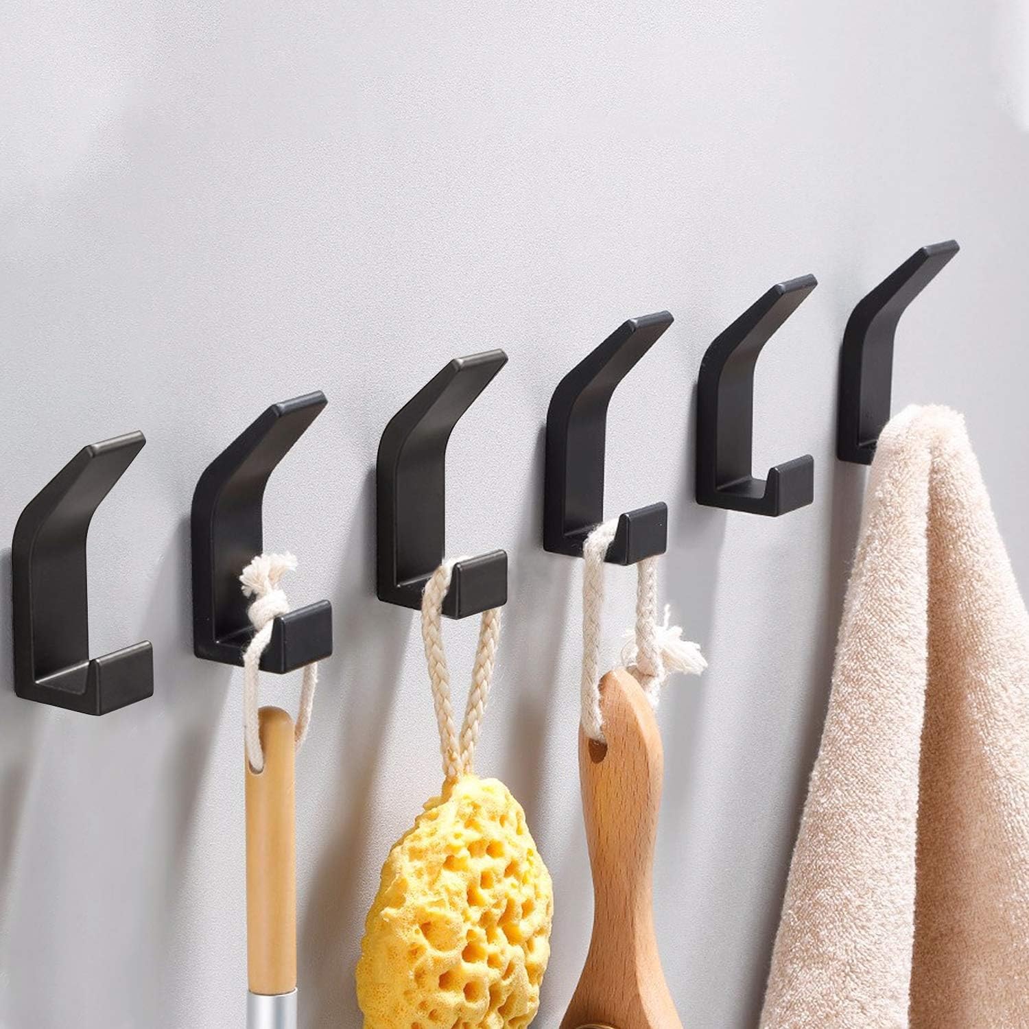 Set Bestehend Aus 6 Teilen, Darunter Klebehaken, Wandhaken Und Handtuchhaken.