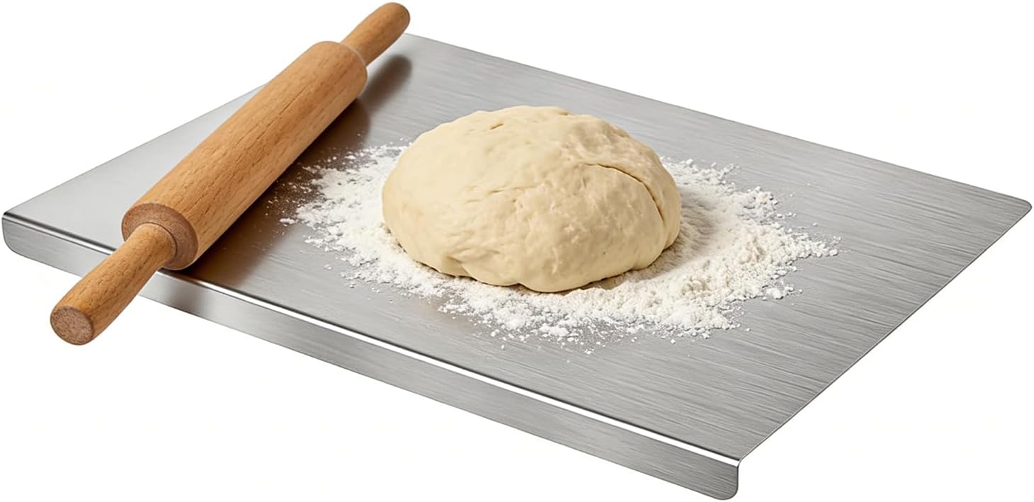 Schneidebrett Aus Edelstahl Sus 304, 40 X 30 Cm, Rostfrei Und Spülmaschinenfest, Robustes Küchenschneidebrett Mit Rutschfesten Kanten, Beidseitig Verwendbar Für Fleisch, Gemüse, Brot, Fisch Und Käse.