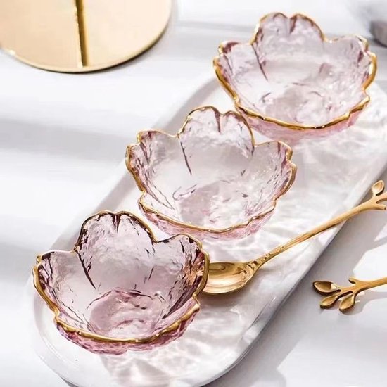 Kompakte Glasuntertassen Im Skandinavischen Stil Mit Goldgeränderten Glasschalen Für Saucen, Verziert Mit Kirschblütenmotiven. Japanisch Inspirie