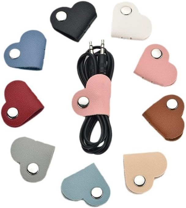 Set Mit 10 Wiederverwendbaren, Herzförmigen Kabelorganisatoren Aus Kunstleder, Kabelbindern, Ladekabeln, Netzkabeln Und Einem Usb-kopfhöreraufwickler