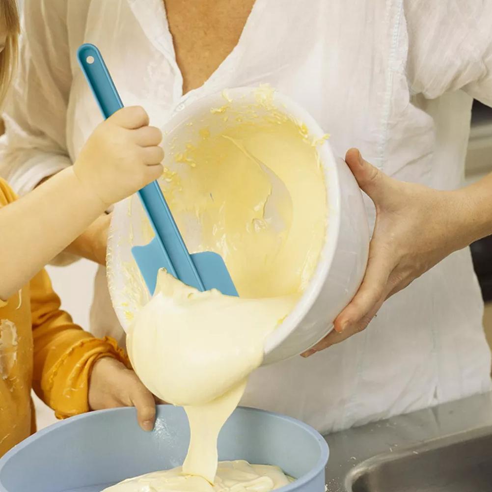Set Aus 2 Rutschfesten Kunststoffspateln, Sahne- Und Teigschneider, Küchenutensilien Für Butter, 25–30 Cm