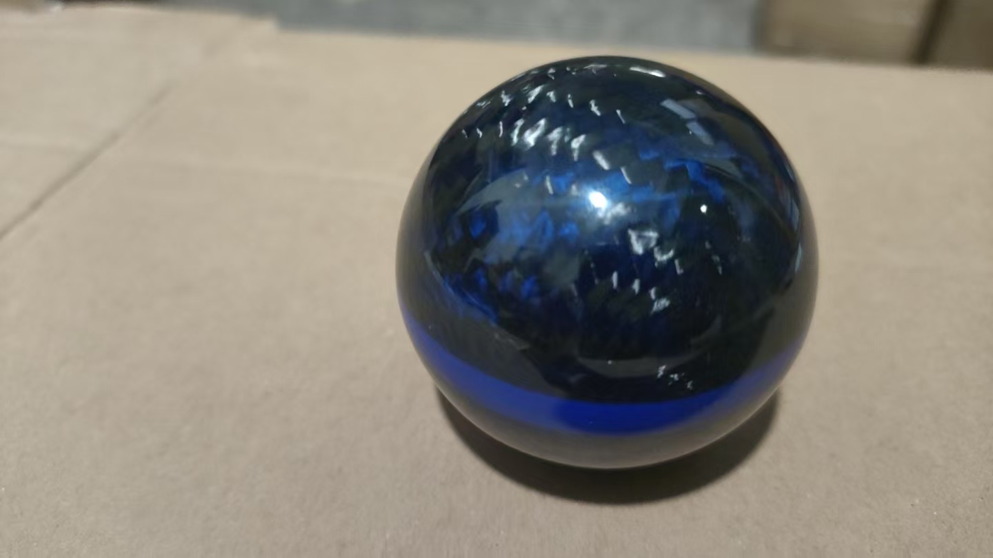 Mugen Schaltknauf Aus Kohlefaser – Schaltknauf Aus Kohlefaser Für 5- Und 6-gang-schaltgetriebe – Kohlefaser, Werbegeschenk – Unmarkiert, Zweifarbig Schwarz-blau – Blaue Ziernähte