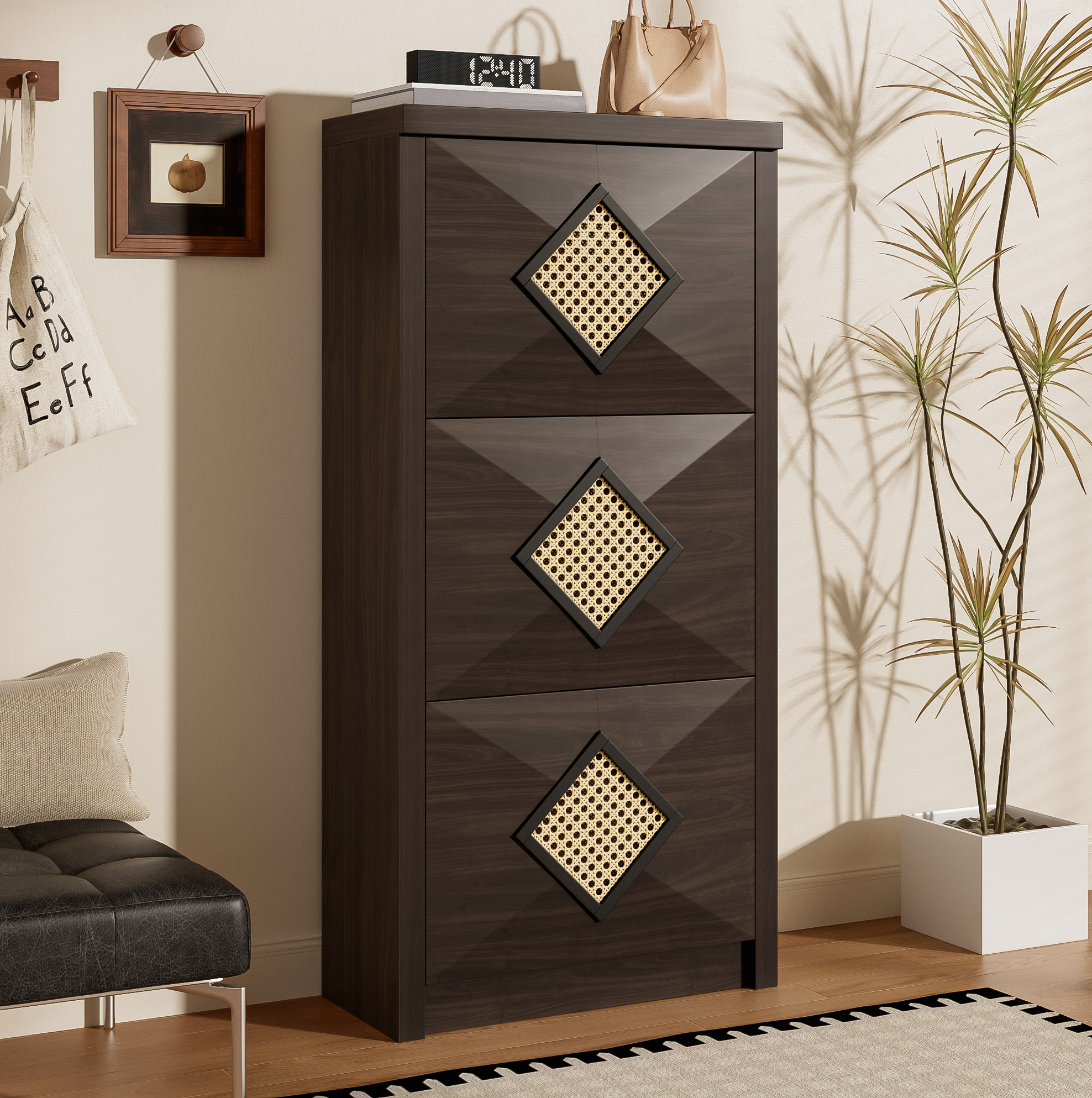 Schuhschrank 54x25x115 Cm Holzoptik Dunkelbraun Aus Spanplatte Mit Rattan-dekor Und 3 Klappfächern
