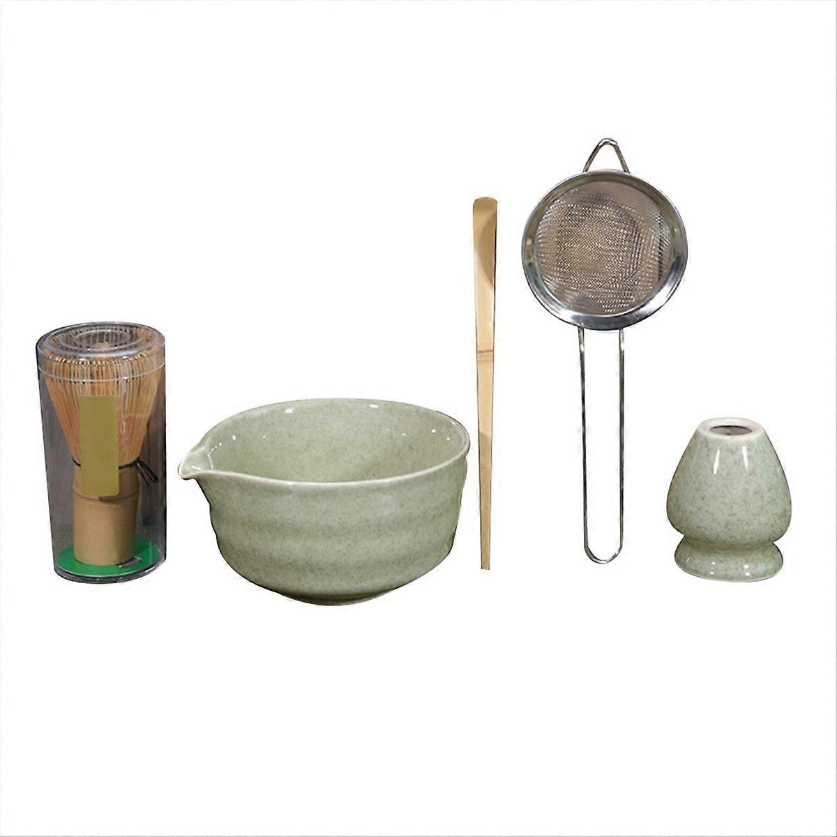 Matcha-set Bestehend Aus Einer Matcha-schale, Einem Bambusbesen Mit Ständer, Einem Bambuslöffel Und Einem Edelstahlsieb. Das Ideale Set Für Matcha-liebhaber.