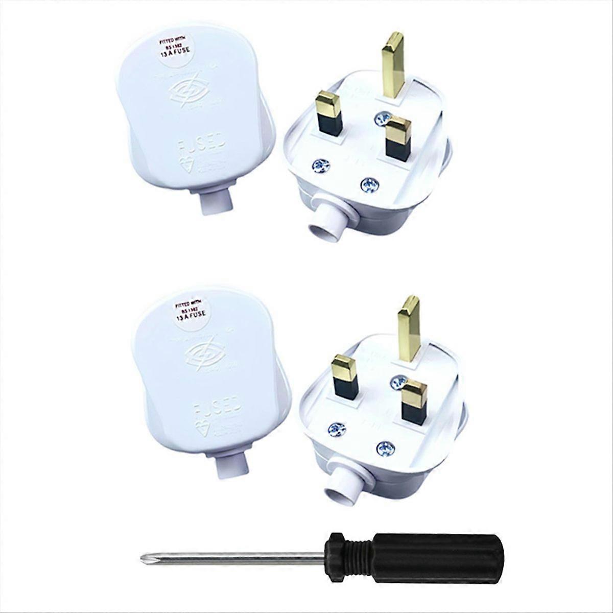 Set Mit 4 Dreipoligen Netzsteckdosen Mit Sicherungssteckeradapter, Umverdrahtungssteckern, Verlängerungskabel Und Weißem Stecker