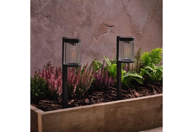 2er Set Holkham Solar‑Wegleuchten mit Erdspieß in Riffeloptik, Warmweiß/Schwarz