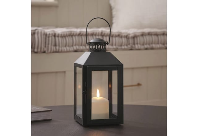 Schwarze "Seaton" Laterne mit TruGlow® LED‑Kerze & Fernbedienung