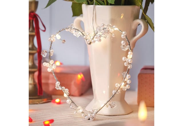 LED Herz Deko mit Perlen