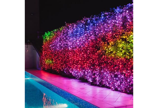 Twinkly 2,1m smarter Lichtervorhang Bunt und Weiß Edition mit 210 LEDs