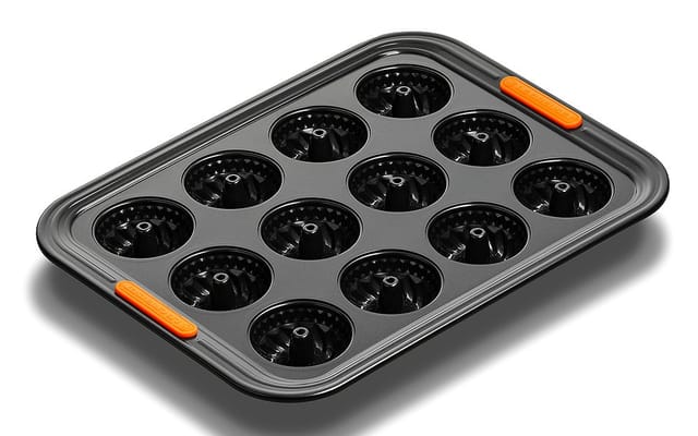 Le Creuset 12er Mini-Gugelhupfform Antihaft-Backform
