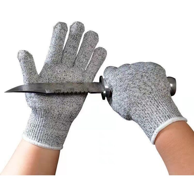 Graue, Schnittfeste Handschuhe, Ein Paar, Zum Schutz Vor Kratzern Und Für Sicherheit Beim Glasschneiden.