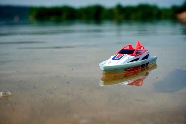 RC Sea Cruiser