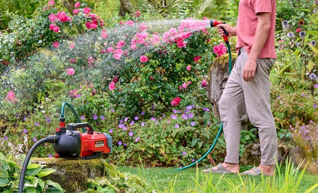 Akku-Gartenpumpe AQUINNA 36/30 Set, 36Volt (2x18V)